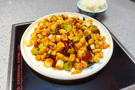 Poulet Kung Pao – BASHU, restaurant sichuanais à Paris 11ᵉ