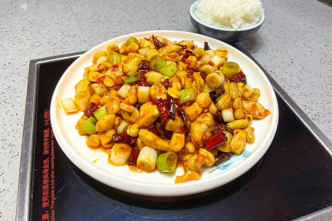 Poulet Kung Pao – BASHU, restaurant sichuanais à Paris 11ᵉ